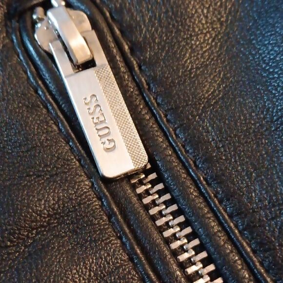 Guess   - Picture 2 of 9